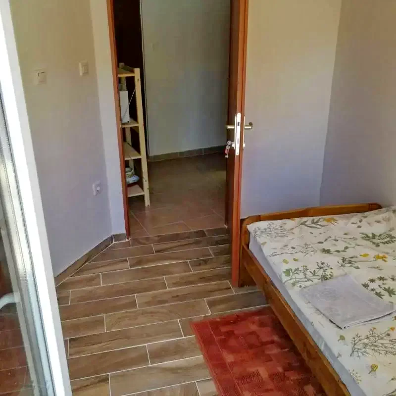 Balatonszemes Szállás | Apartman (K1126-25) A kép szerzői jogvédelem alatt állhat. Javasolt a kapcsolatfelvétel a jog tulajdonossal.