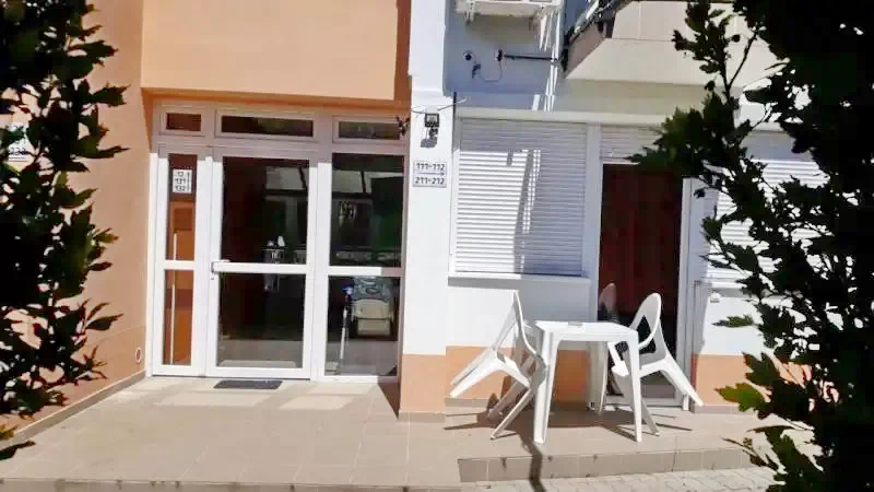  Cazare | Bungalow (K1126-45) Imaginea poate fi supusă drepturilor de autor. Se recomandă contactarea titularului drepturilor.