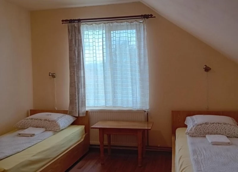 Coltău Cazare | Motel (K1484-35) Imaginea poate fi supusă drepturilor de autor. Se recomandă contactarea titularului drepturilor.