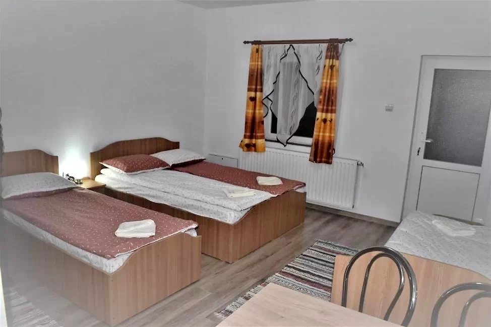 Ocna de Sus Cazare | Sat de vacanță (K0638-14) Imaginea poate fi supusă drepturilor de autor. Se recomandă contactarea titularului drepturilor.