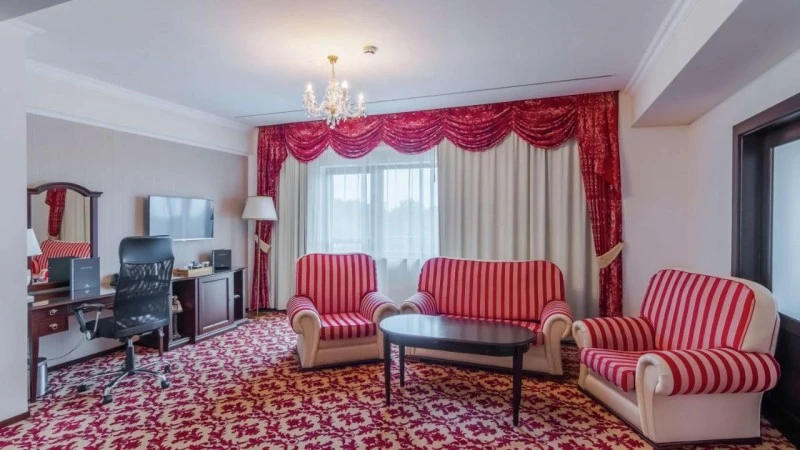 Sibiu Cazare | Hotel**** (K1516-32) Imaginea poate fi supusă drepturilor de autor. Se recomandă contactarea titularului drepturilor.