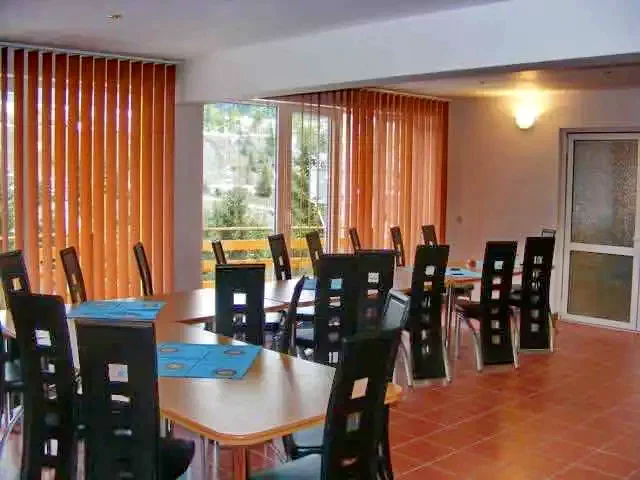 Bălan Cazare | Motel (K0134-1) Imaginea poate fi supusă drepturilor de autor. Se recomandă contactarea titularului drepturilor.