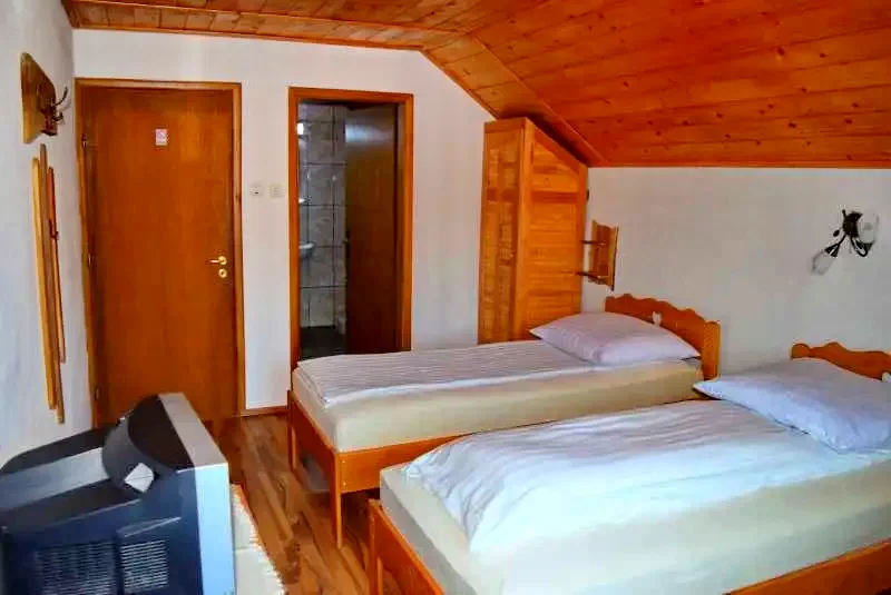 Valea Drăganului Cazare | Motel (K0705-8) Imaginea poate fi supusă drepturilor de autor. Se recomandă contactarea titularului drepturilor.