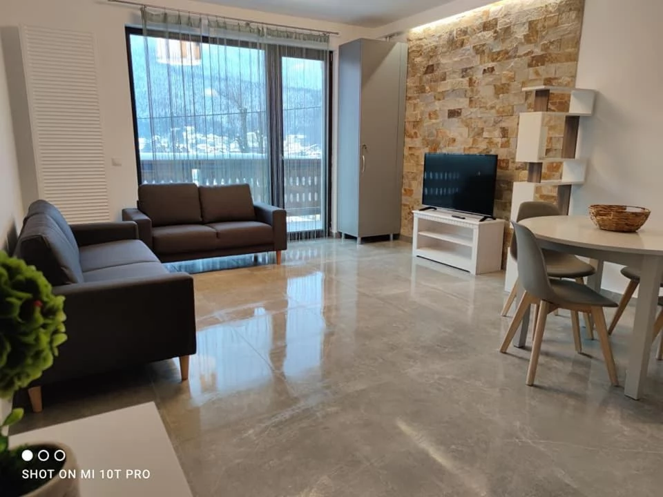 Bușteni Szállás | Apartman (K1444-5) A kép szerzői jogvédelem alatt állhat. Javasolt a kapcsolatfelvétel a jog tulajdonossal.