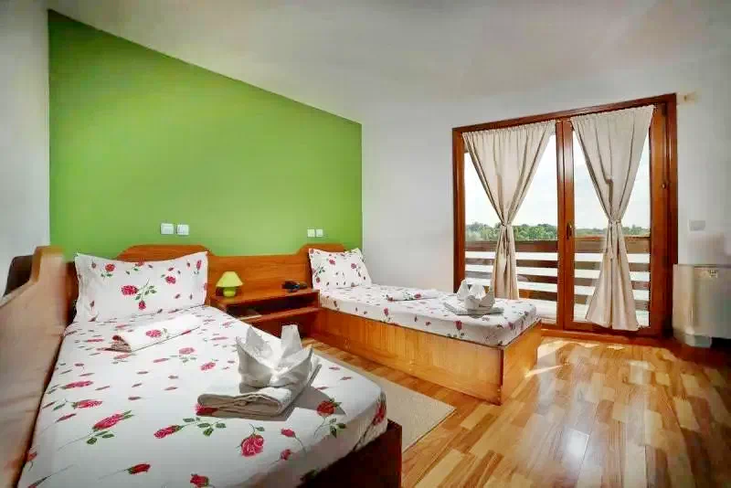 Tulcea Cazare | Pensiune turistică (K1309-26) Imaginea poate fi supusă drepturilor de autor. Se recomandă contactarea titularului drepturilor.