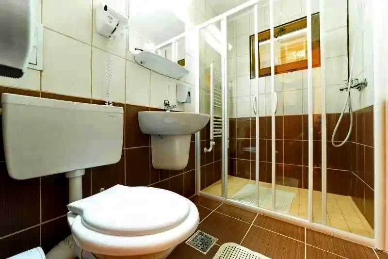 Tulcea Cazare | Pensiune turistică (K1309-33) Imaginea poate fi supusă drepturilor de autor. Se recomandă contactarea titularului drepturilor.