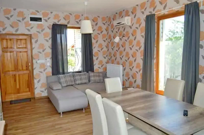  Cazare | Hotel**** (K0969-3) Imaginea poate fi supusă drepturilor de autor. Se recomandă contactarea titularului drepturilor.