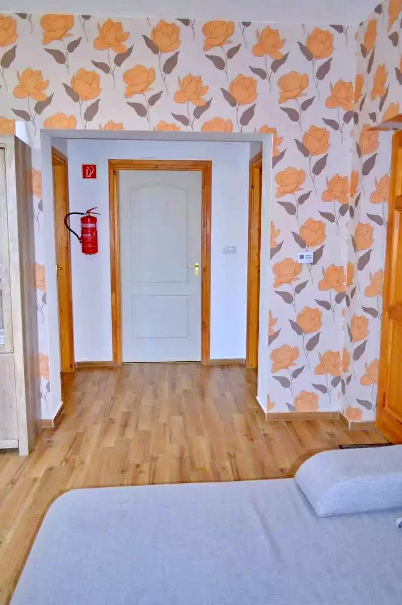  Cazare | Hotel**** (K0969-5) Imaginea poate fi supusă drepturilor de autor. Se recomandă contactarea titularului drepturilor.