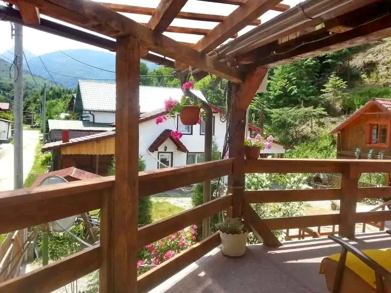 Cârțișoara Cazare | Motel (K0459-17) Imaginea poate fi supusă drepturilor de autor. Se recomandă contactarea titularului drepturilor.