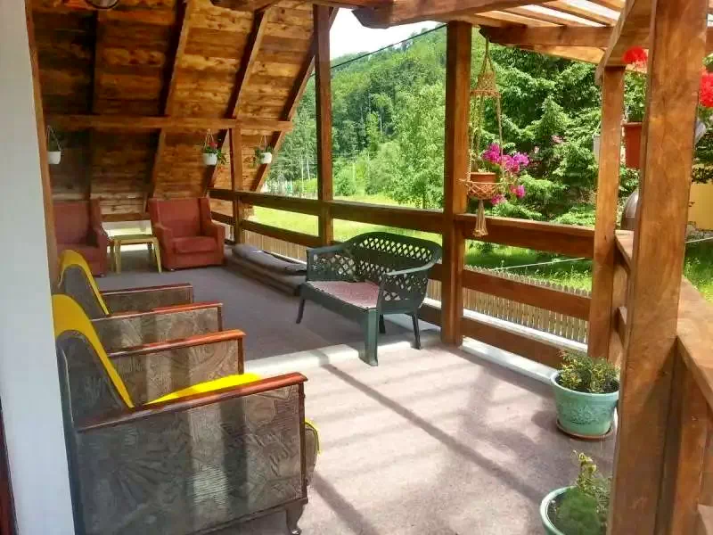 Cârțișoara Cazare | Motel (K0459-25) Imaginea poate fi supusă drepturilor de autor. Se recomandă contactarea titularului drepturilor.