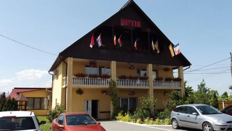 Săcălășeni Cazare | Motel (K1062-1) Imaginea poate fi supusă drepturilor de autor. Se recomandă contactarea titularului drepturilor.