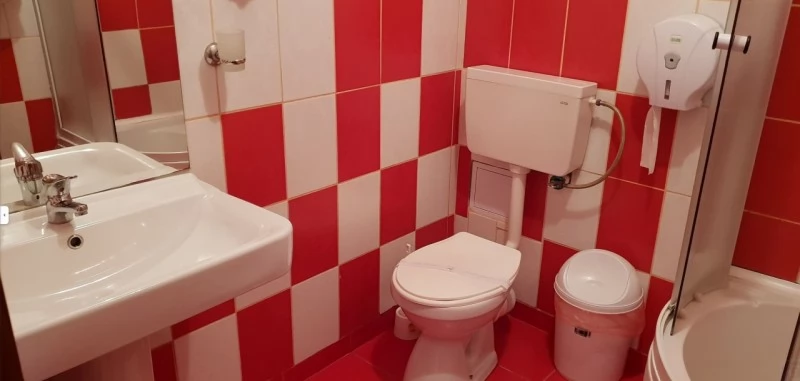 Horezu Cazare | Pensiune turistică (K1490-8) Imaginea poate fi supusă drepturilor de autor. Se recomandă contactarea titularului drepturilor.