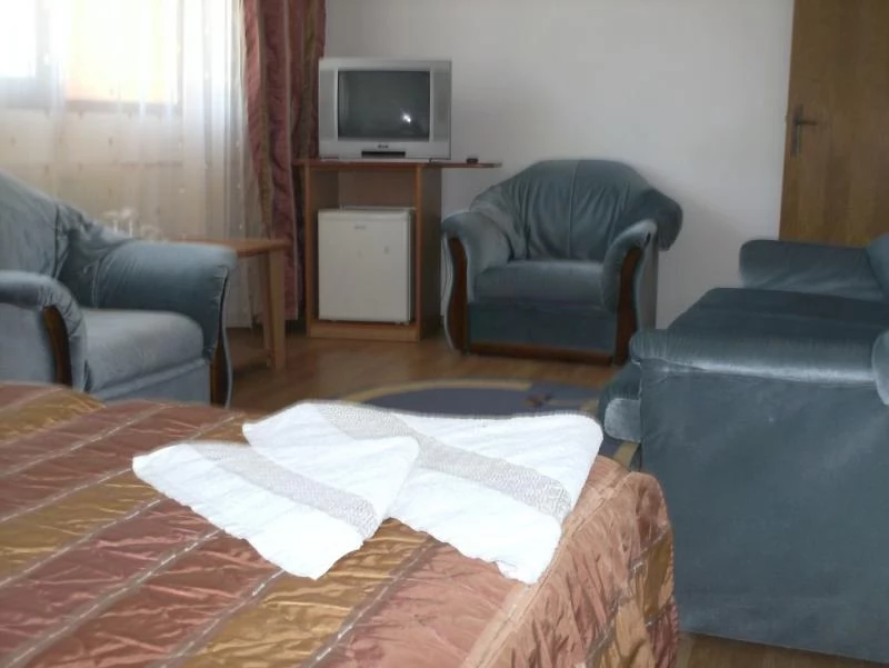 Horezu Cazare | Pensiune turistică (K1490-10) Imaginea poate fi supusă drepturilor de autor. Se recomandă contactarea titularului drepturilor.