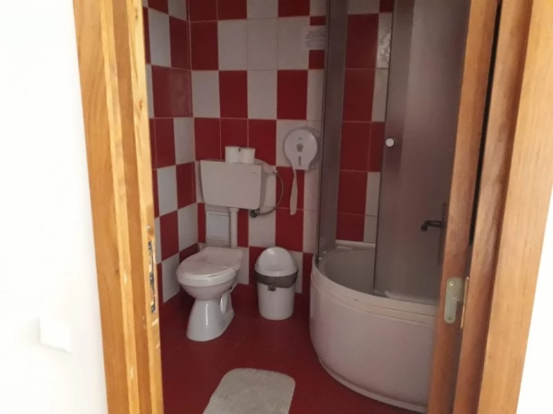 Horezu Cazare | Pensiune turistică (K1490-11) Imaginea poate fi supusă drepturilor de autor. Se recomandă contactarea titularului drepturilor.