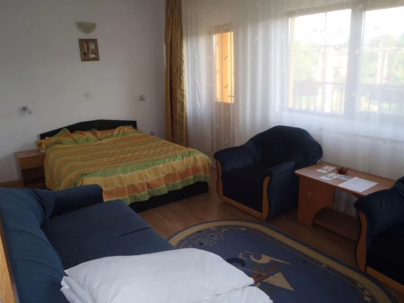 Horezu Cazare | Pensiune turistică (K1490-12) Imaginea poate fi supusă drepturilor de autor. Se recomandă contactarea titularului drepturilor.