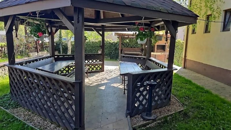 Horezu Cazare | Pensiune turistică (K1490-53) Imaginea poate fi supusă drepturilor de autor. Se recomandă contactarea titularului drepturilor.