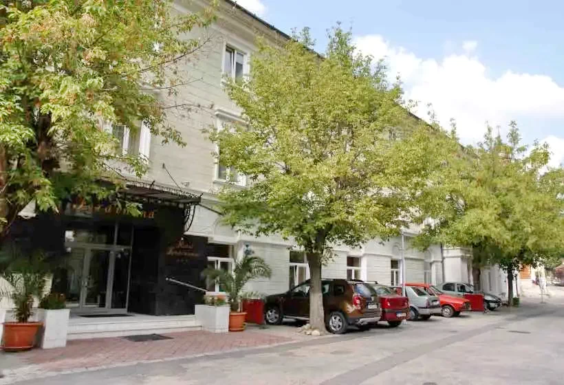 Băile Herculane Cazare | Hotel*** (K0867-43) Imaginea poate fi supusă drepturilor de autor. Se recomandă contactarea titularului drepturilor.