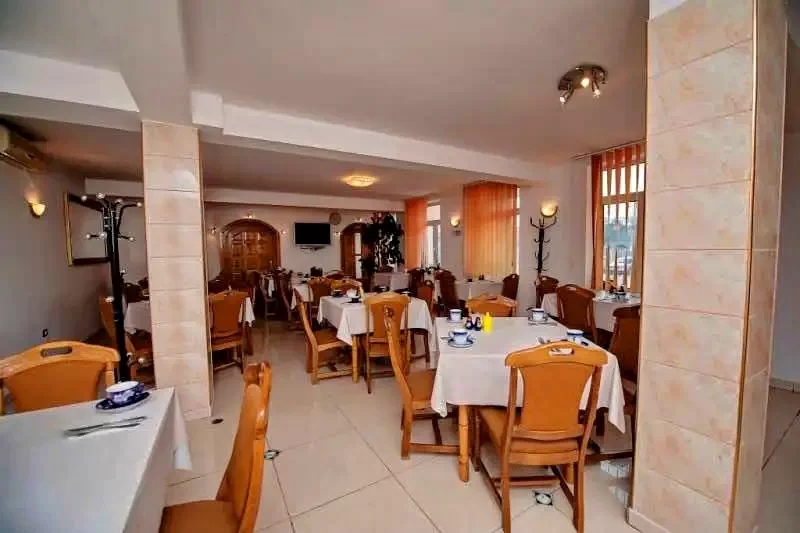 Arad Cazare | Motel (K0940-15) Imaginea poate fi supusă drepturilor de autor. Se recomandă contactarea titularului drepturilor.