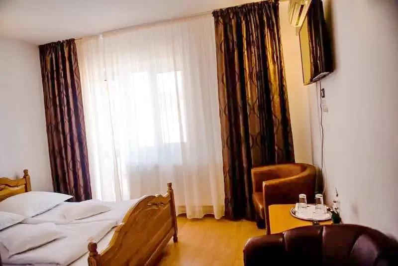 Arad Cazare | Motel (K0940-24) Imaginea poate fi supusă drepturilor de autor. Se recomandă contactarea titularului drepturilor.