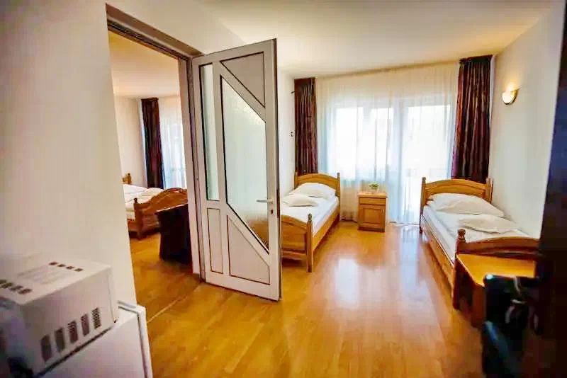 Arad Cazare | Motel (K0940-37) Imaginea poate fi supusă drepturilor de autor. Se recomandă contactarea titularului drepturilor.