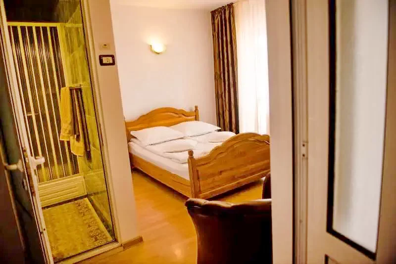 Arad Cazare | Motel (K0940-41) Imaginea poate fi supusă drepturilor de autor. Se recomandă contactarea titularului drepturilor.