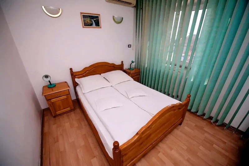 Arad Cazare | Motel (K0940-49) Imaginea poate fi supusă drepturilor de autor. Se recomandă contactarea titularului drepturilor.