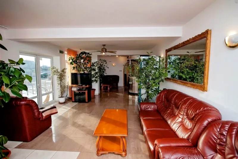 Arad Cazare | Motel (K0940-52) Imaginea poate fi supusă drepturilor de autor. Se recomandă contactarea titularului drepturilor.