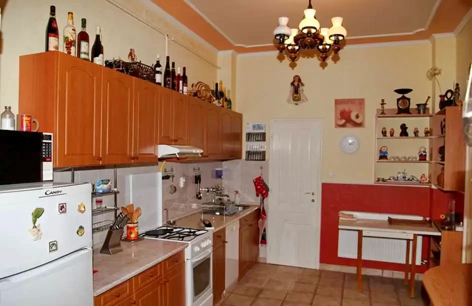  Cazare | Sat de vacanță (K0261-11) Imaginea poate fi supusă drepturilor de autor. Se recomandă contactarea titularului drepturilor.