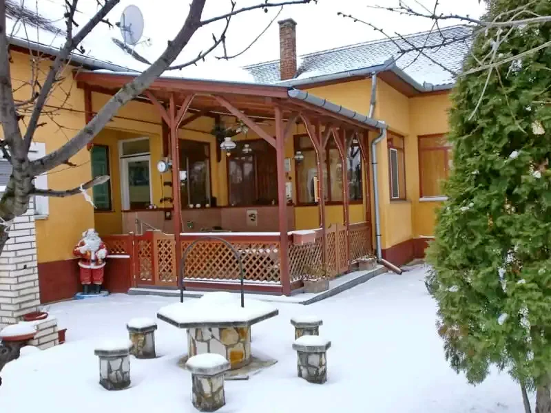 Hajdúszoboszló Szállás | Üdülőfalu (K0261-12) A kép szerzői jogvédelem alatt állhat. Javasolt a kapcsolatfelvétel a jog tulajdonossal.