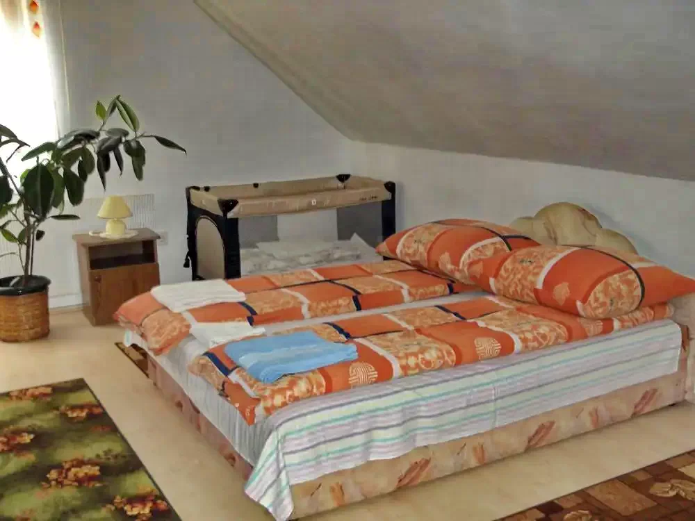 Jula Cazare | Sat de vacanță (K0398-3) Imaginea poate fi supusă drepturilor de autor. Se recomandă contactarea titularului drepturilor.