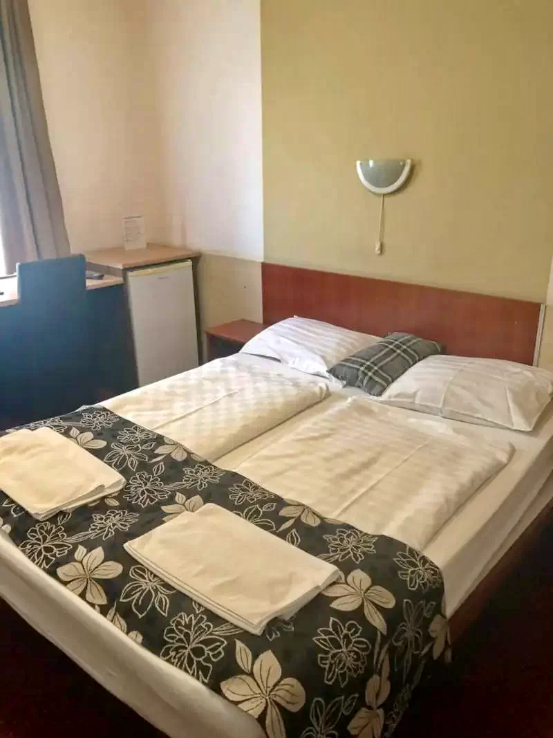 Seghedin Cazare | Motel (K0426-3) Imaginea poate fi supusă drepturilor de autor. Se recomandă contactarea titularului drepturilor.