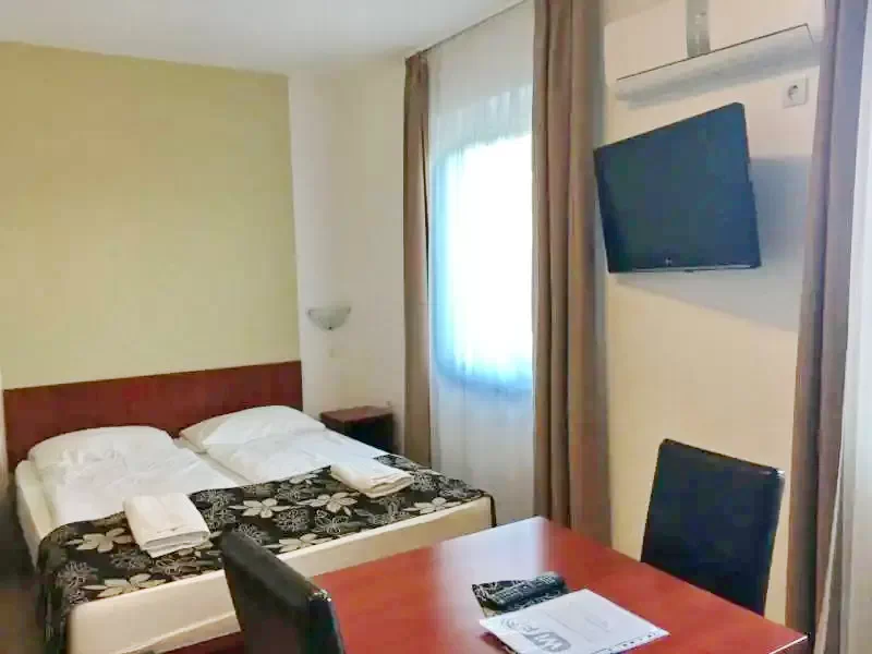 Seghedin Cazare | Motel (K0426-4) Imaginea poate fi supusă drepturilor de autor. Se recomandă contactarea titularului drepturilor.