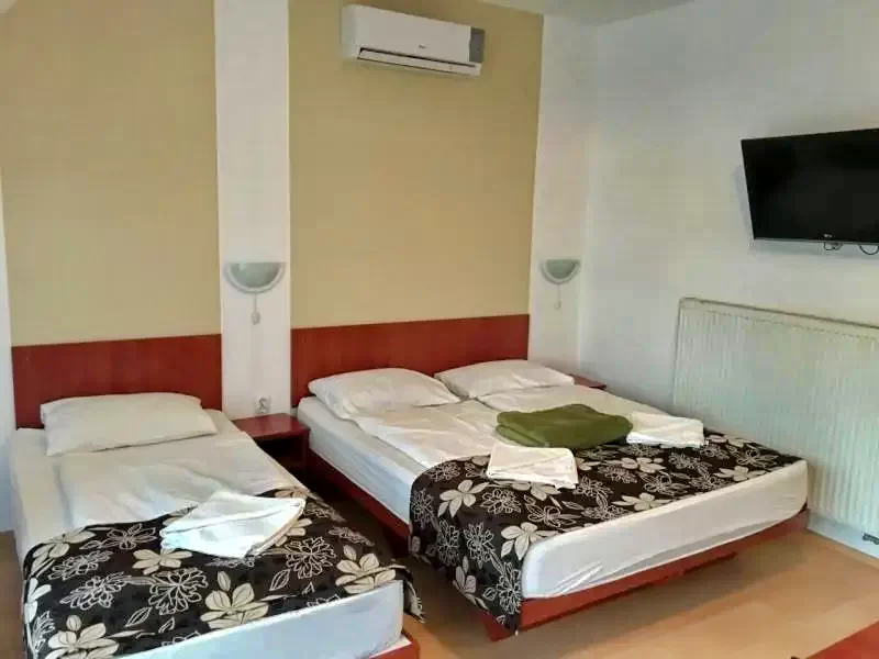 Seghedin Cazare | Motel (K0426-5) Imaginea poate fi supusă drepturilor de autor. Se recomandă contactarea titularului drepturilor.