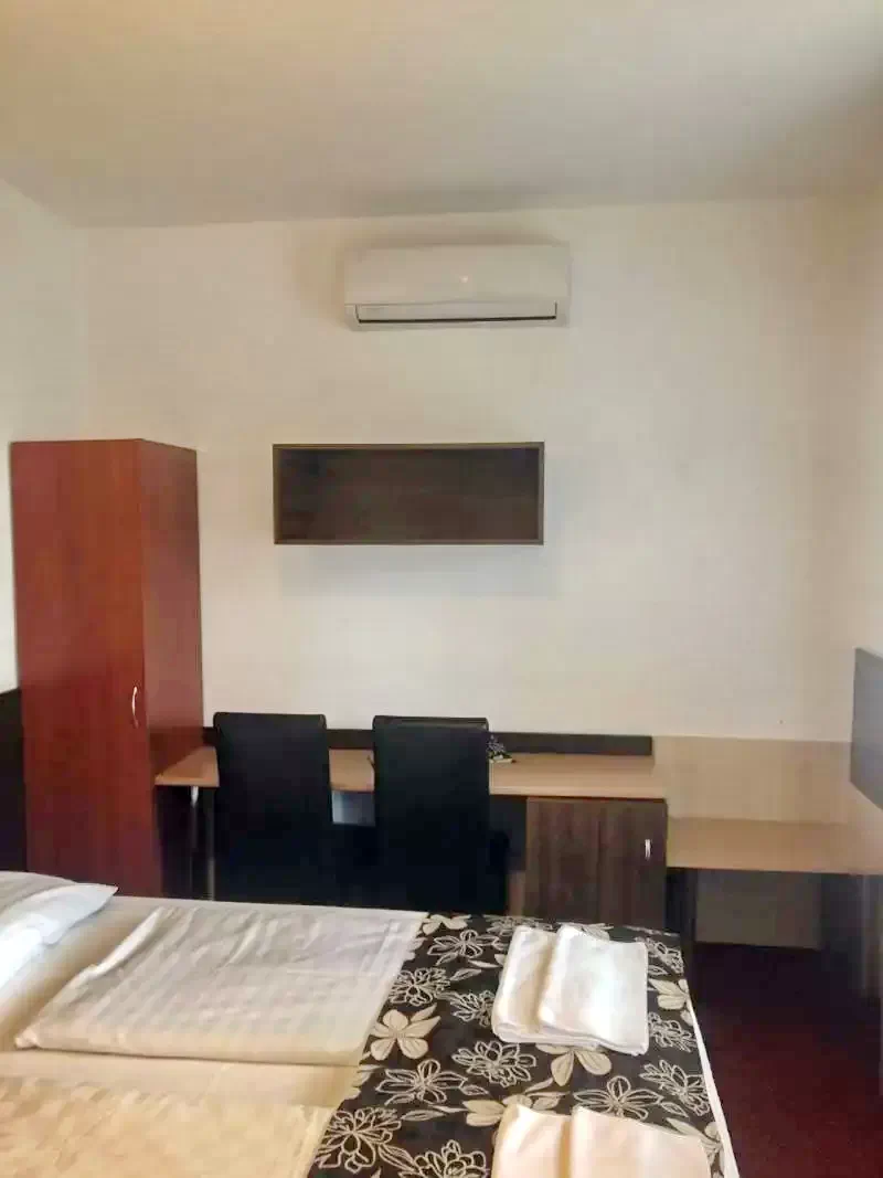 Seghedin Cazare | Motel (K0426-13) Imaginea poate fi supusă drepturilor de autor. Se recomandă contactarea titularului drepturilor.