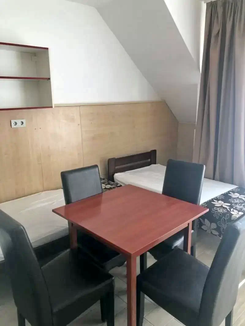 Seghedin Cazare | Motel (K0426-23) Imaginea poate fi supusă drepturilor de autor. Se recomandă contactarea titularului drepturilor.