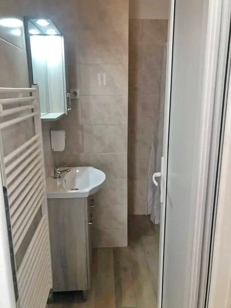 Seghedin Cazare | Motel (K0426-24) Imaginea poate fi supusă drepturilor de autor. Se recomandă contactarea titularului drepturilor.