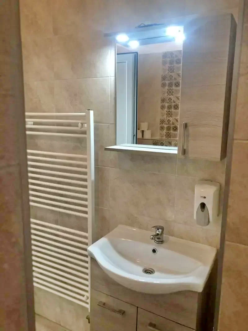 Seghedin Cazare | Motel (K0426-25) Imaginea poate fi supusă drepturilor de autor. Se recomandă contactarea titularului drepturilor.