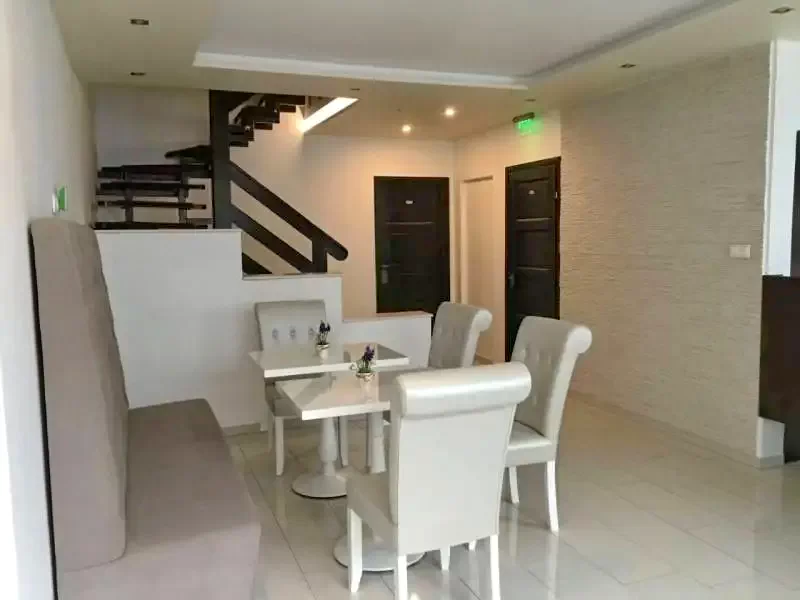 Seghedin Cazare | Motel (K0426-44) Imaginea poate fi supusă drepturilor de autor. Se recomandă contactarea titularului drepturilor.