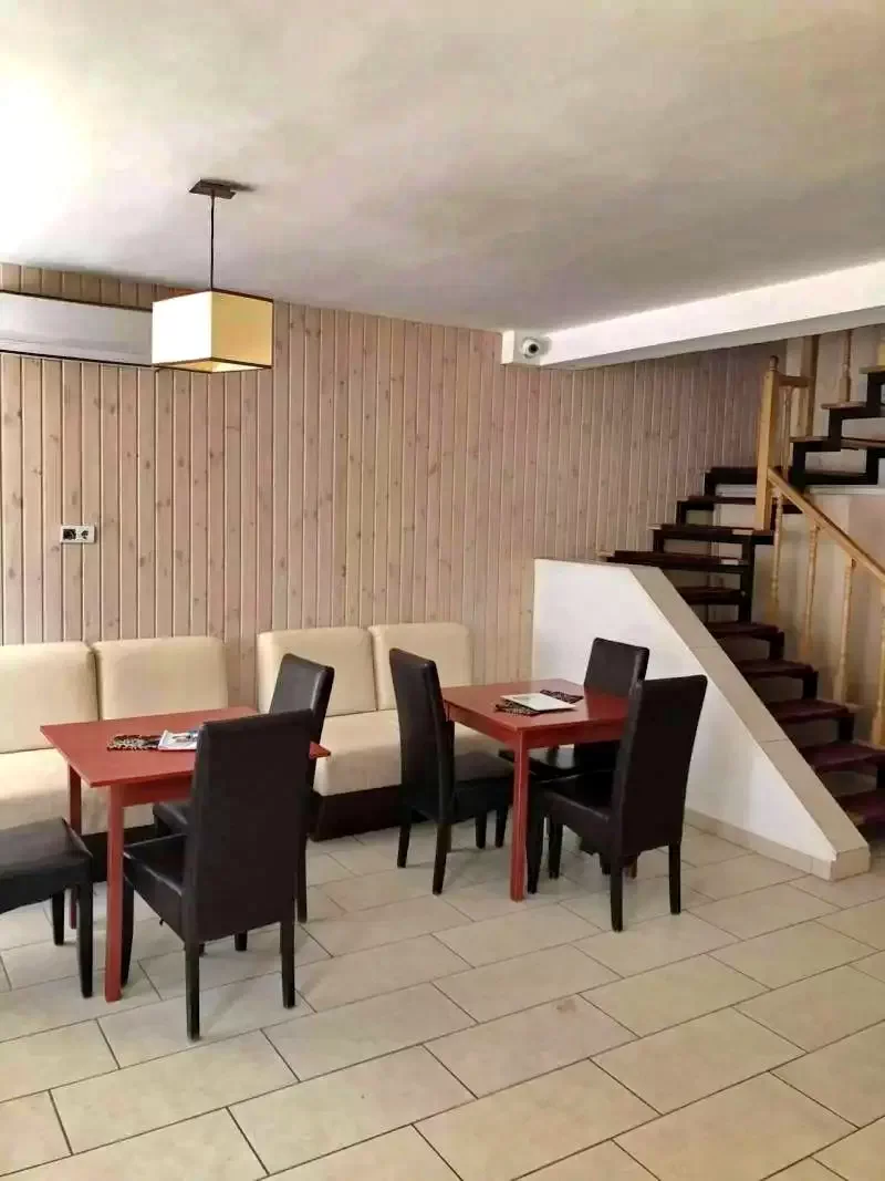 Seghedin Cazare | Motel (K0426-45) Imaginea poate fi supusă drepturilor de autor. Se recomandă contactarea titularului drepturilor.