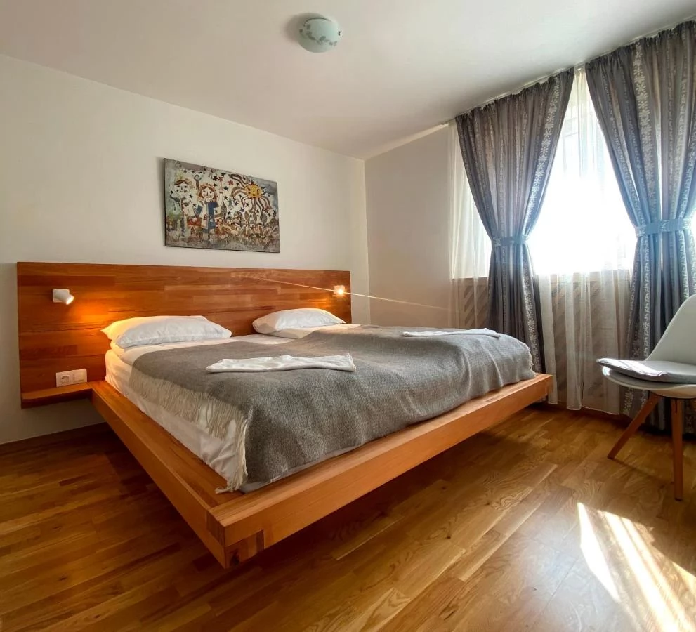 Gyimesközéplok Szállás | Turisztikai villa (K1111-6) A kép szerzői jogvédelem alatt állhat. Javasolt a kapcsolatfelvétel a jog tulajdonossal.