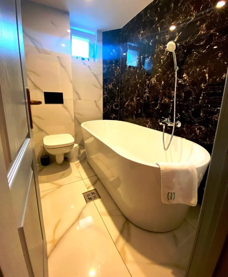 Gyimesközéplok Szállás | Turisztikai villa (K1111-9) A kép szerzői jogvédelem alatt állhat. Javasolt a kapcsolatfelvétel a jog tulajdonossal.