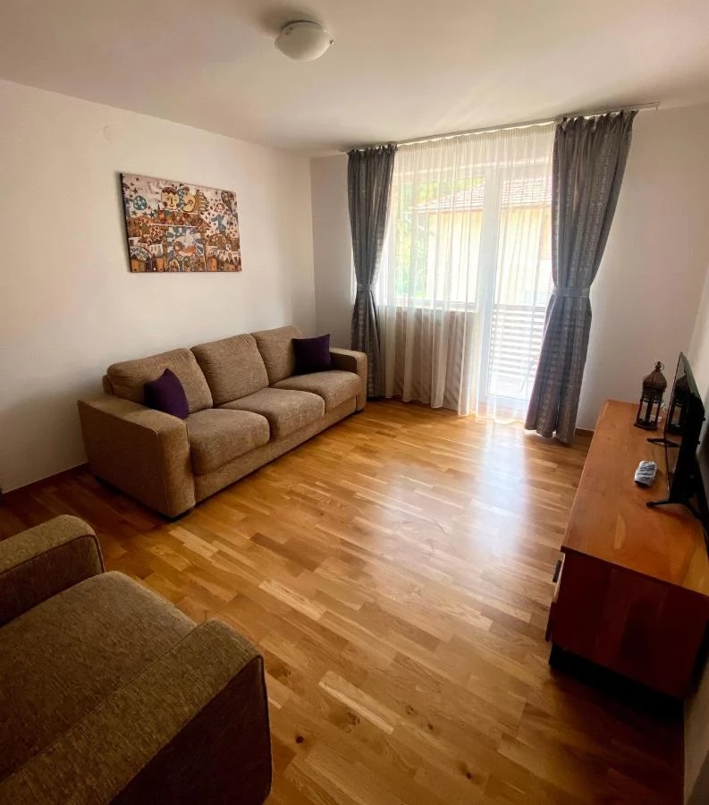 Gyimesközéplok Szállás | Turisztikai villa (K1111-19) A kép szerzői jogvédelem alatt állhat. Javasolt a kapcsolatfelvétel a jog tulajdonossal.