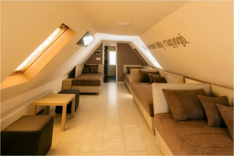  Cazare | Motel (K0690-6) Imaginea poate fi supusă drepturilor de autor. Se recomandă contactarea titularului drepturilor.