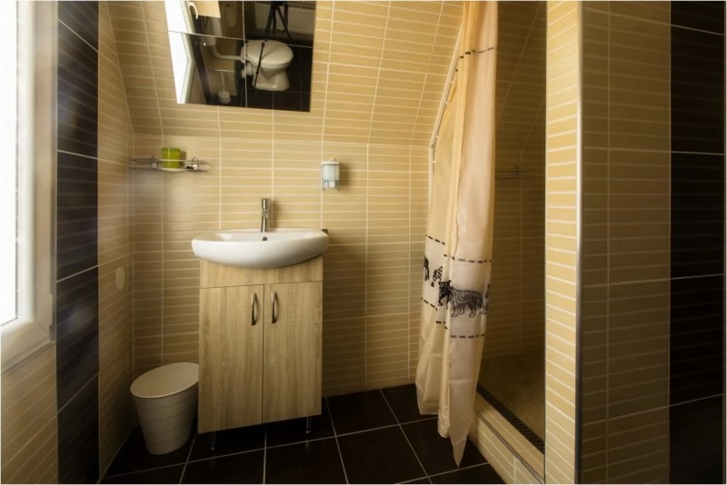  Cazare | Motel (K0690-8) Imaginea poate fi supusă drepturilor de autor. Se recomandă contactarea titularului drepturilor.