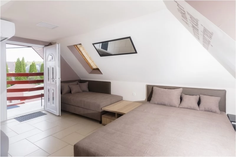  Cazare | Motel (K0690-21) Imaginea poate fi supusă drepturilor de autor. Se recomandă contactarea titularului drepturilor.