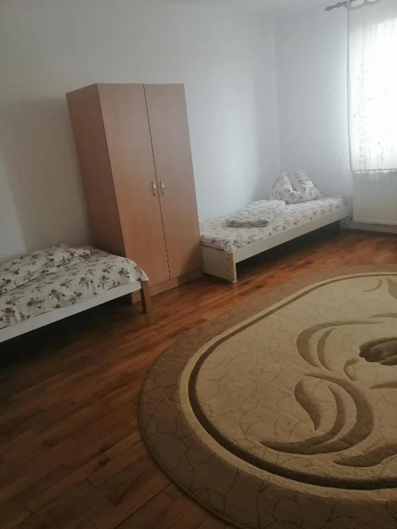 Turda Cazare | Vilă turistică (K0026-26) Imaginea poate fi supusă drepturilor de autor. Se recomandă contactarea titularului drepturilor.