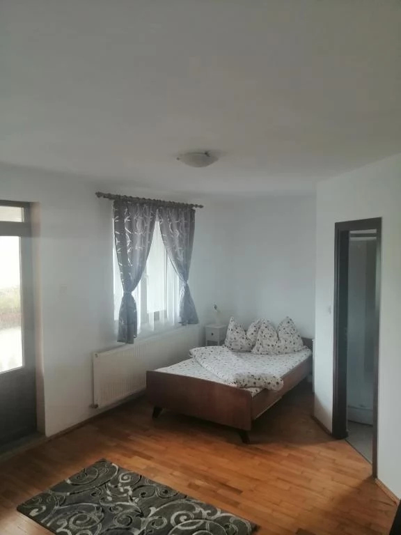 Torda Szállás | Turisztikai villa (K0026-32) A kép szerzői jogvédelem alatt állhat. Javasolt a kapcsolatfelvétel a jog tulajdonossal.