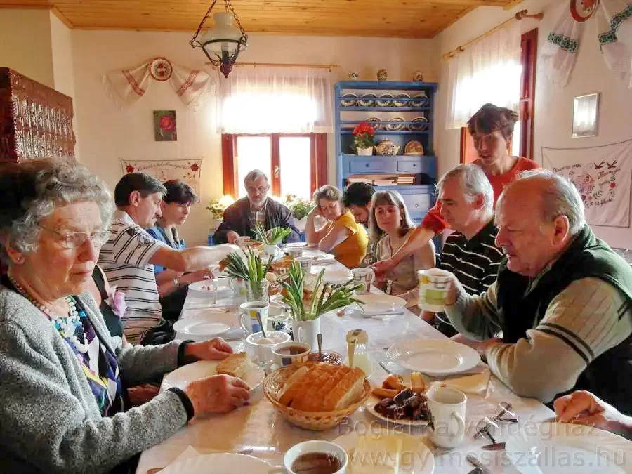 Cazare Lunca de Jos - Pensiune Boglárka | Gyimesközéplok - Boglárka Vendégház. Imaginea poate fi supusă drepturilor de autor. Se recomandă contactarea titularului drepturilor.