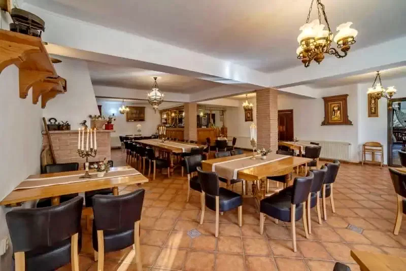 Sighișoara Cazare | Căsuțe tip camping (K1269-4) Imaginea poate fi supusă drepturilor de autor. Se recomandă contactarea titularului drepturilor.