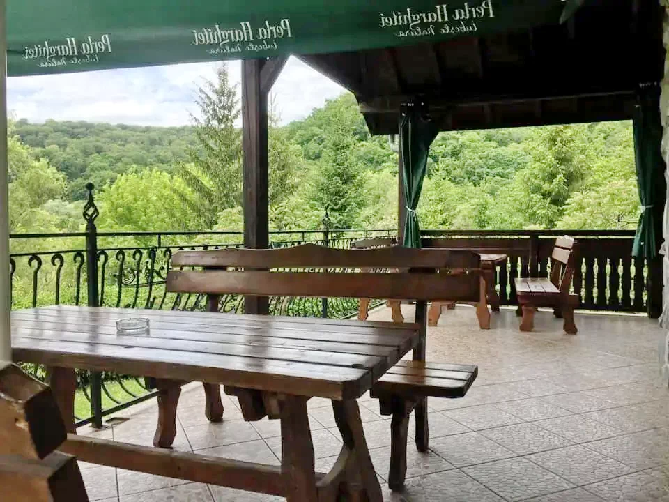 Sighișoara Cazare | Căsuțe tip camping (K1269-12) Imaginea poate fi supusă drepturilor de autor. Se recomandă contactarea titularului drepturilor.